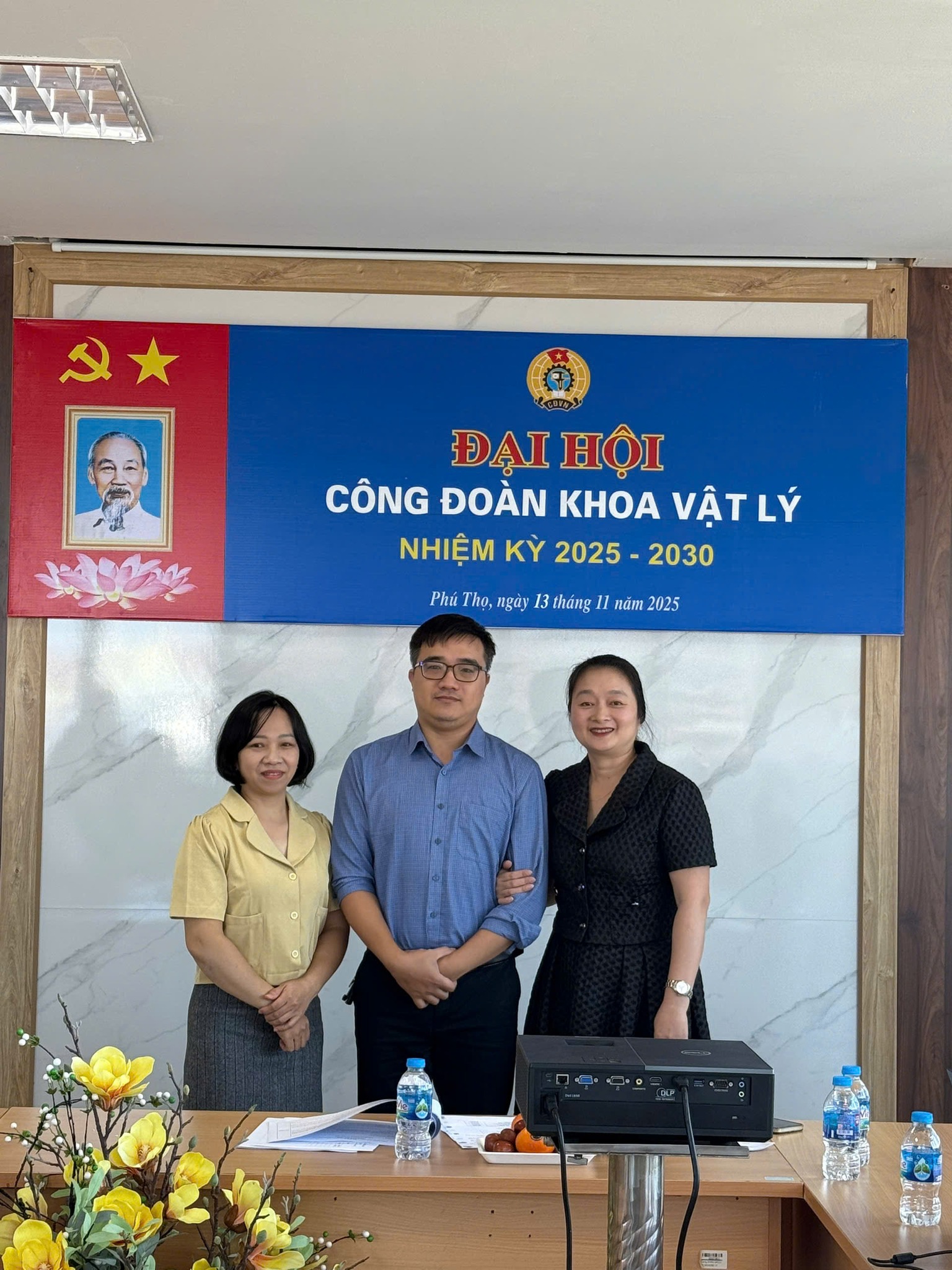 ĐẠI HỘI CÔNG ĐOÀN KHOA VẬT LÝ NHIỆM KỲ 2025 – 2030 THÀNH CÔNG TỐT ĐẸP 